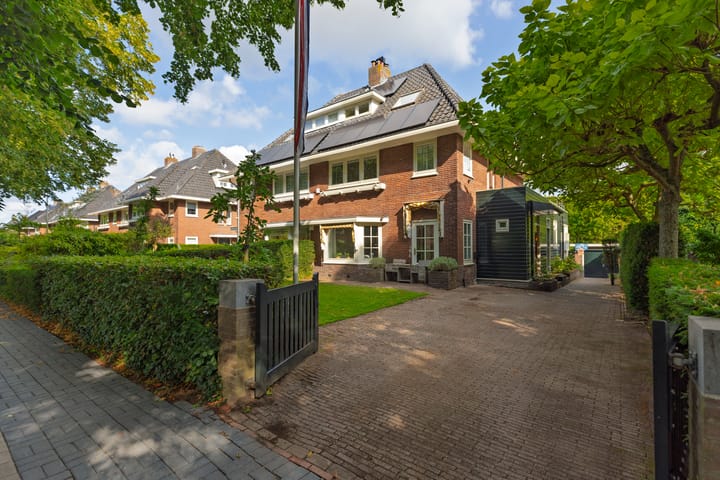 van der Helstlaan 13 in Naarden foto