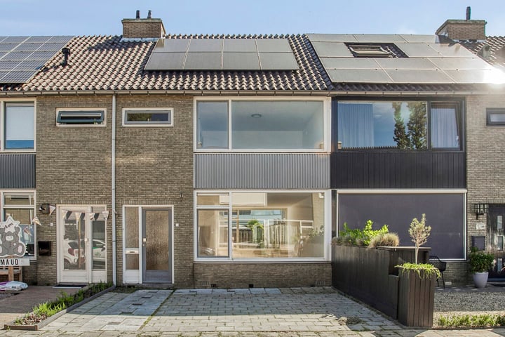 van der Plaatstraat 12 in Grave foto