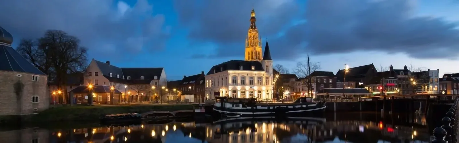 Team photo of Van der Sande Makelaars