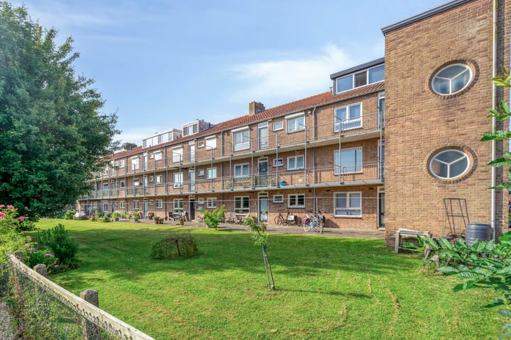 Van Eesterensingel 47 in Alblasserdam foto