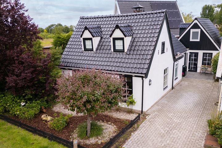 van Ewijcksvaart 11 in Anna Paulowna foto