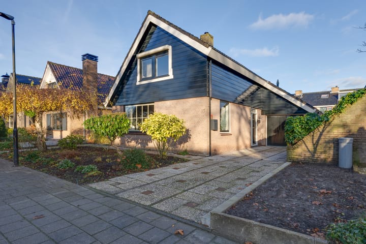 van Goghstraat 17 in Heerhugowaard foto