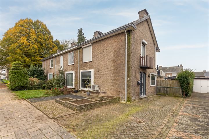 Van Goghstraat 2 in Geleen foto