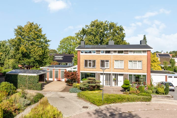 van Heemskerkstraat 25 in Borne foto