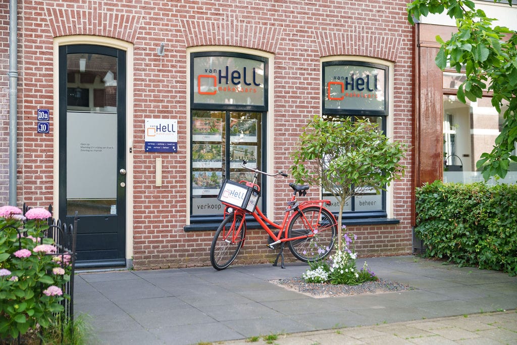 Kantoor foto van Van Hell Makelaars