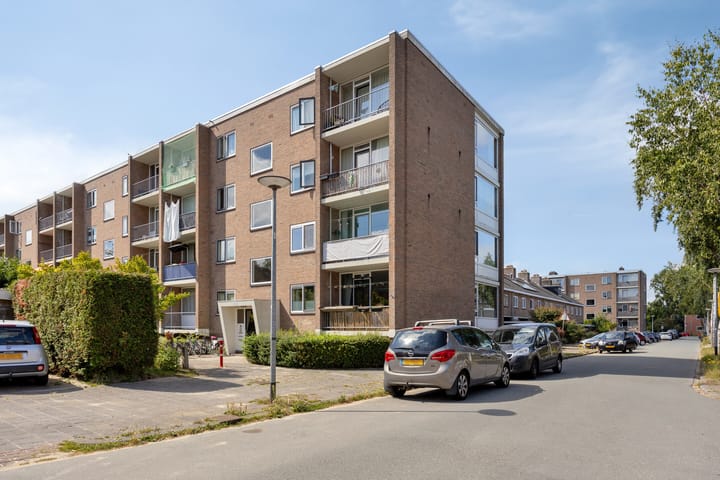 Van Ketwich Verschuurlaan 77 in Groningen foto