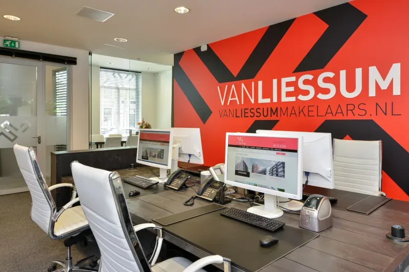Kantoor foto van Van Liessum Makelaars Breda