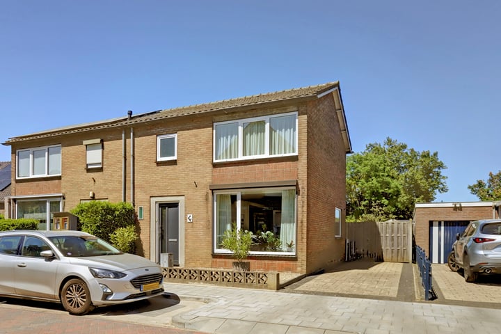 van Lyndenstraat 7 in Millingen aan de Rijn foto