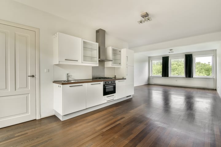 Van Nijenrodeweg 743 in Amsterdam foto