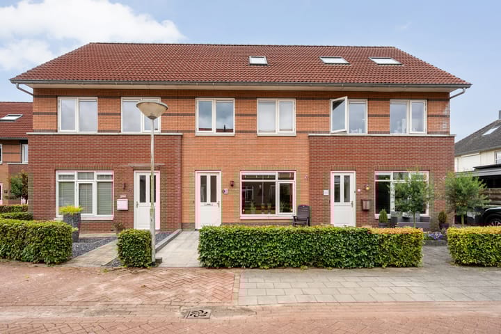 Van Oijstraat 4 in Hardenberg foto