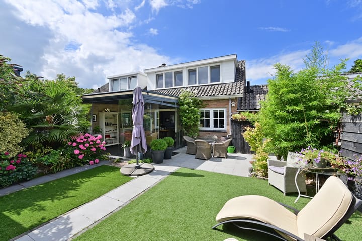 van Ostadelaan 25 in Muiderberg foto