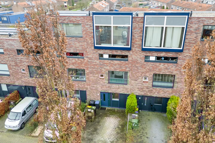 Van Ostadestraat 8 in Assen foto