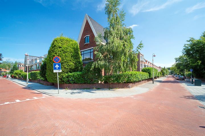 Van Stienhovenstraat 1 in 's-Gravenhage foto