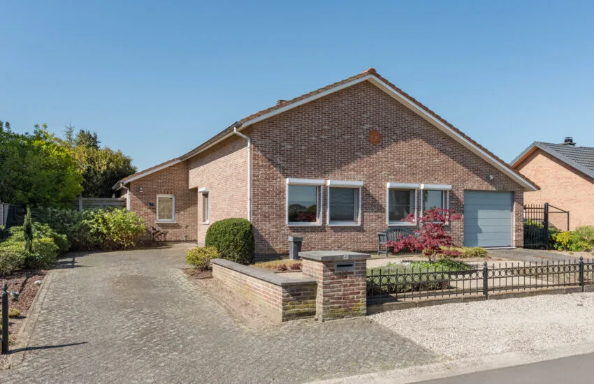 Photo d'équipe de Van Tuijl makelaardij