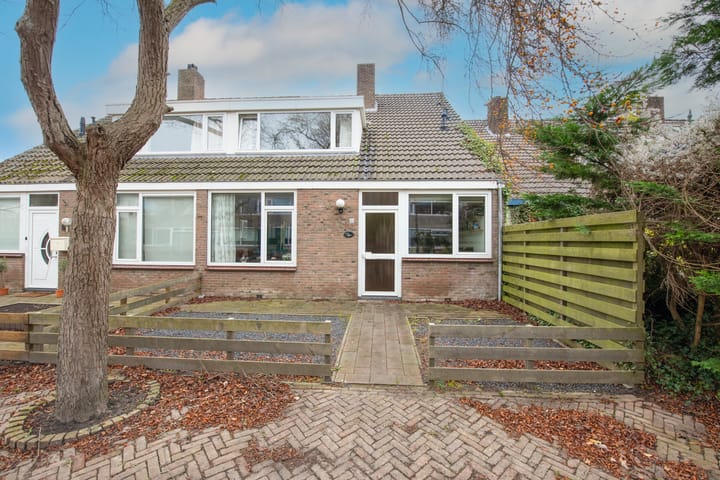 van Vosbergenlaan 8 in Heerhugowaard foto