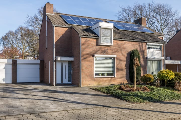 Foto van woning Van Weerden Poelmanstraat 181, Heerlen