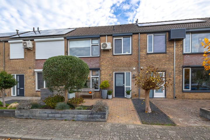 van Wenastraat 7 in Giessenburg foto