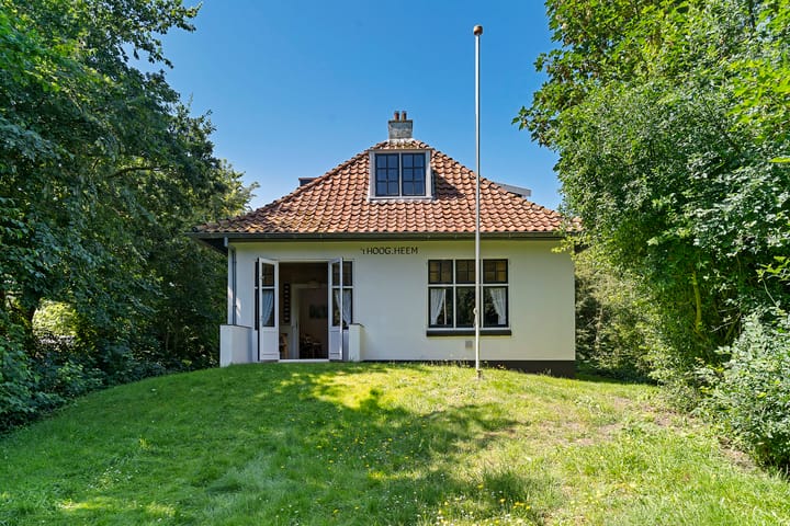 van Westerholtlaan 1 in Schiermonnikoog foto