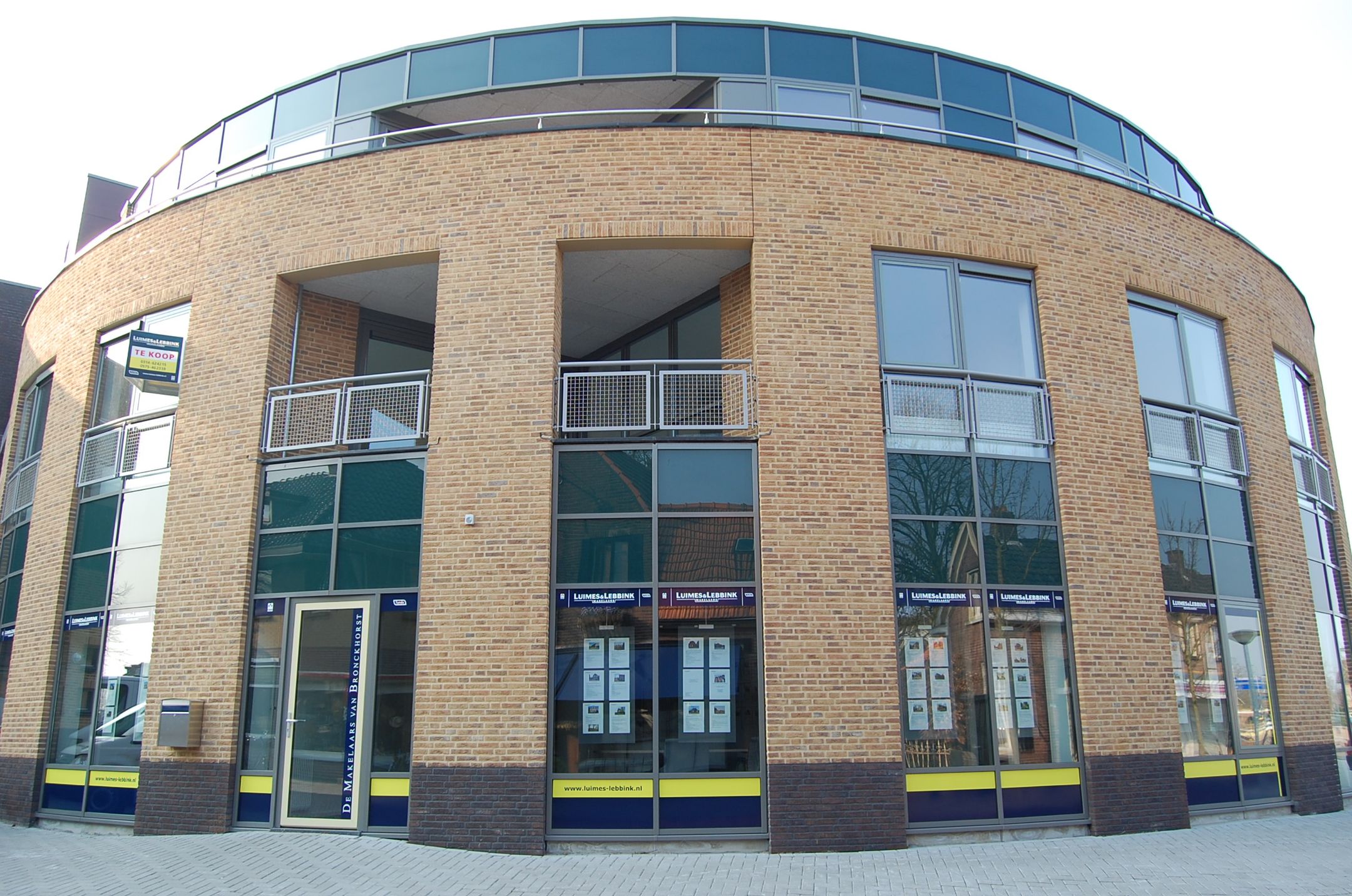 Kantoor foto van Van Zeeburg Luimes en Lebbink Makelaars