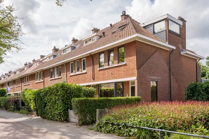 Van Zuylen van Nijeveltstraat 145 in Wassenaar foto