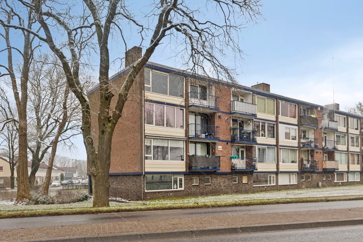 Varenkamp 141 in Emmen foto