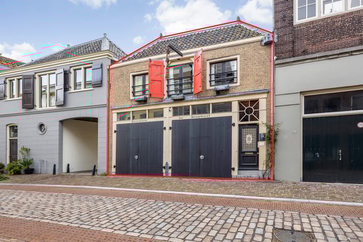 Varkenmarkt 104 in Dordrecht foto