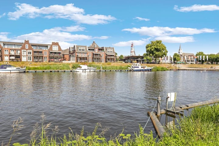 Vechtkade 21 in Ommen foto