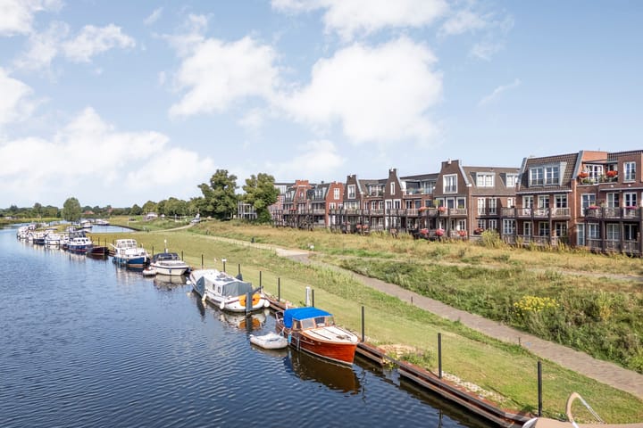 Vechtkade 7 in Ommen foto