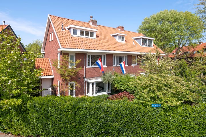 Vechtlaan 2 in Heemstede