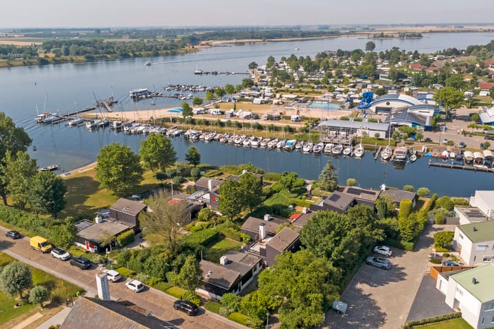 Veerdam 14 in Kortgene foto