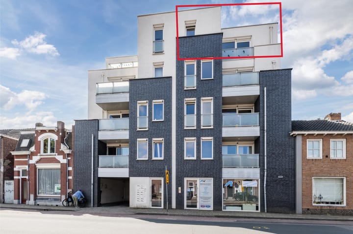 Veldhovenring 64-15 in Tilburg foto