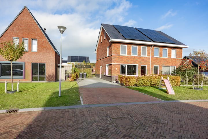 Veldoven 4 in Winsum foto