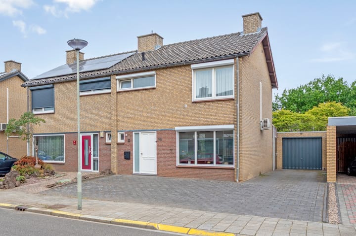 Velgraafweg 25 in Holtum foto