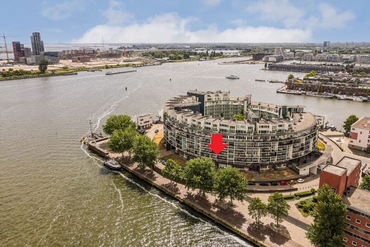 Venetiëhof 16 in Amsterdam