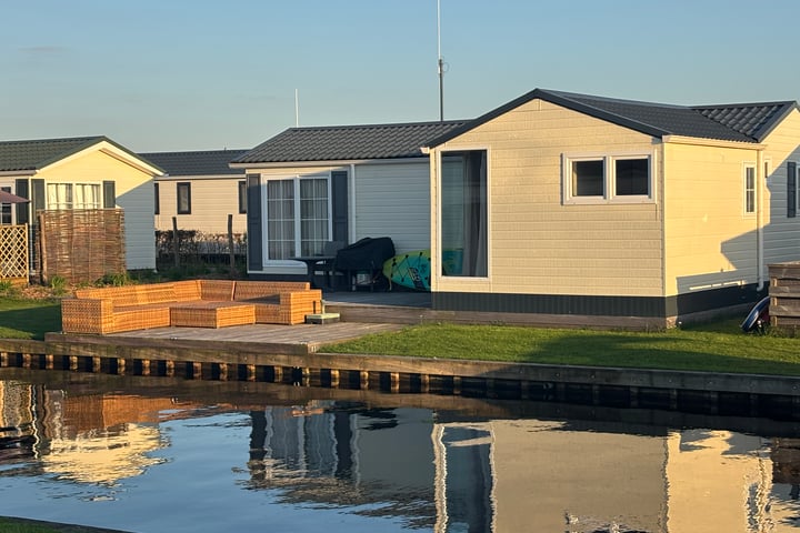 Veneweg 223 in Wanneperveen foto