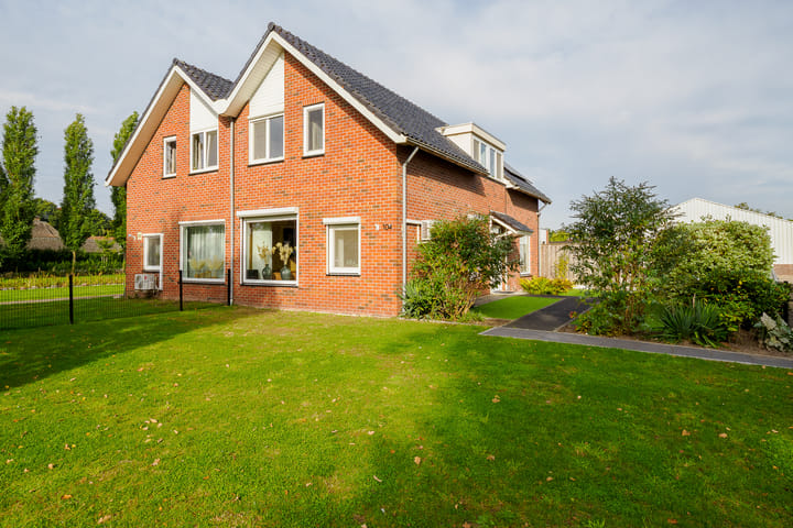 Verzetstraat 104 in Vriezenveen foto