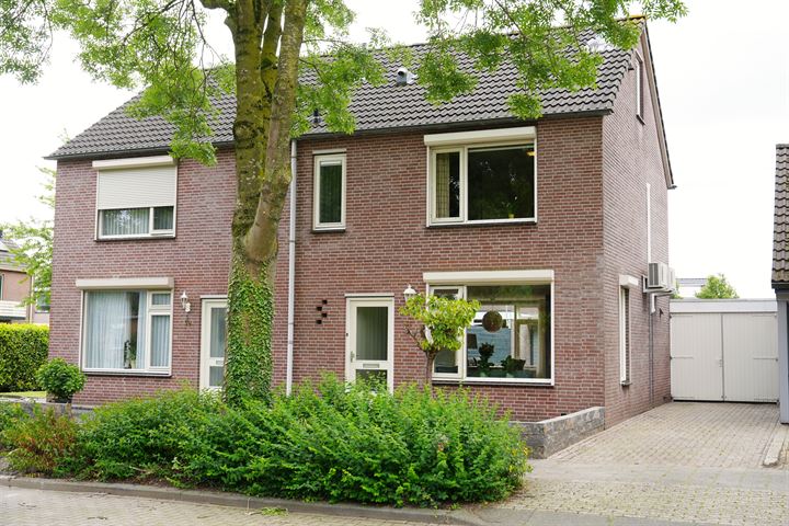 Viaductstraat 81 in Wamel foto