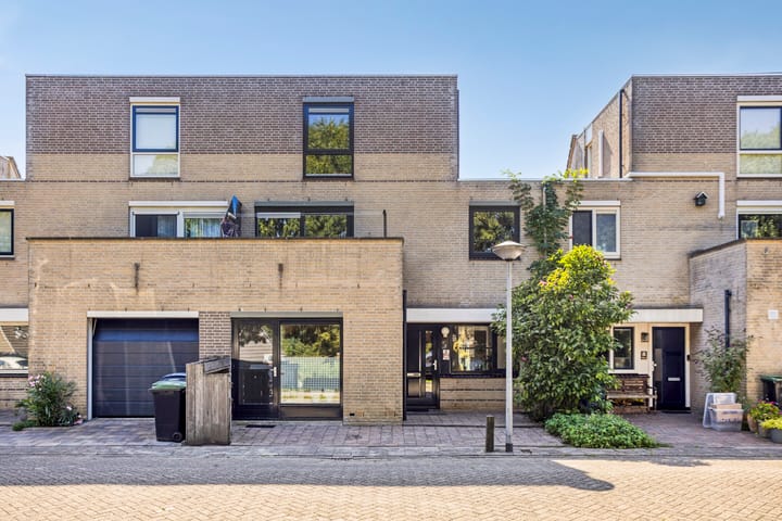 Victoria Regiastraat 10 in Almere foto