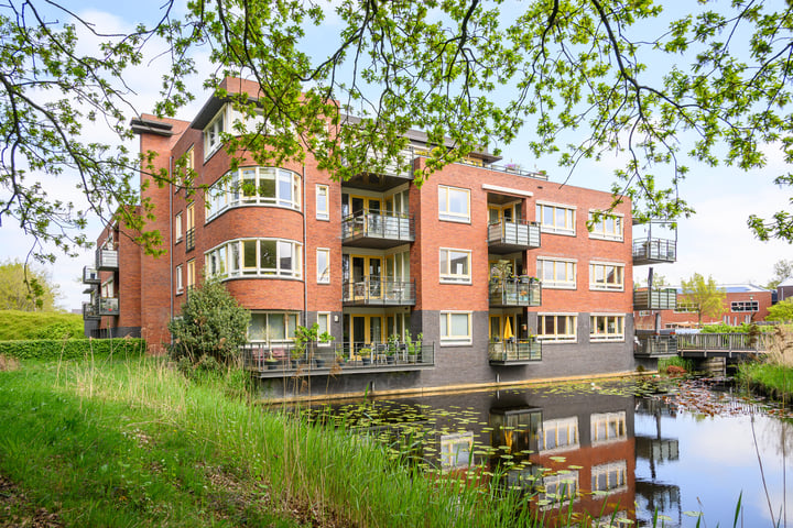 Vierkante Bosje 13 in Eemnes