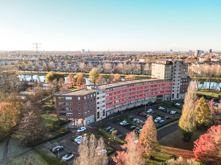 Vincent van Goghstraat 210 in Almere foto