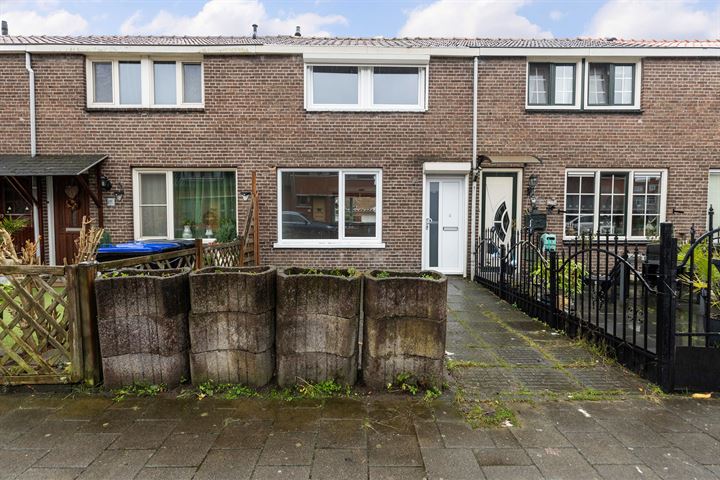 Vincent van Goghstraat 88 in Dordrecht foto