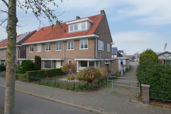 Violierstraat 15 in Almelo foto