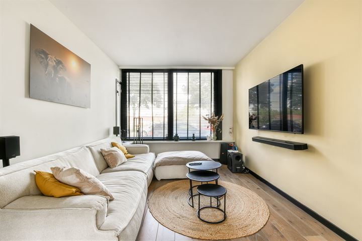 Vlaardingerdijk 161 in Schiedam foto