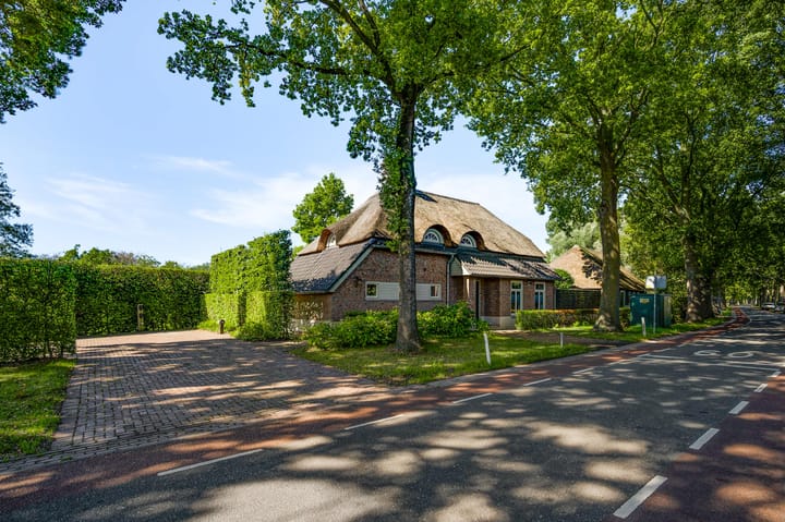 Vleutstraat 1 in Best foto