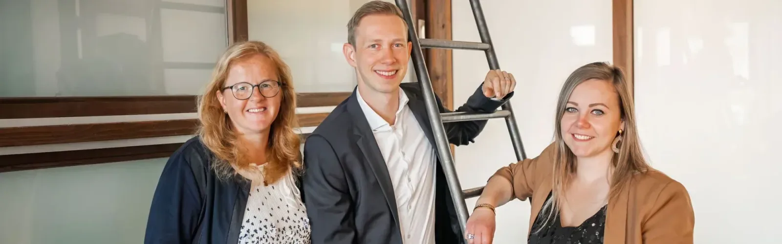 Team photo of VMG Makelaars