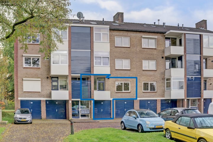 Vogelplantsoen 99 in Dieren foto