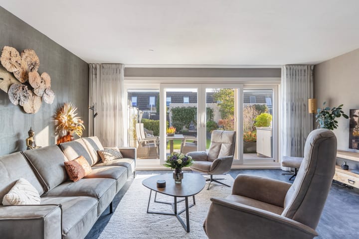 Volkerakstraat 12 in Schiedam foto