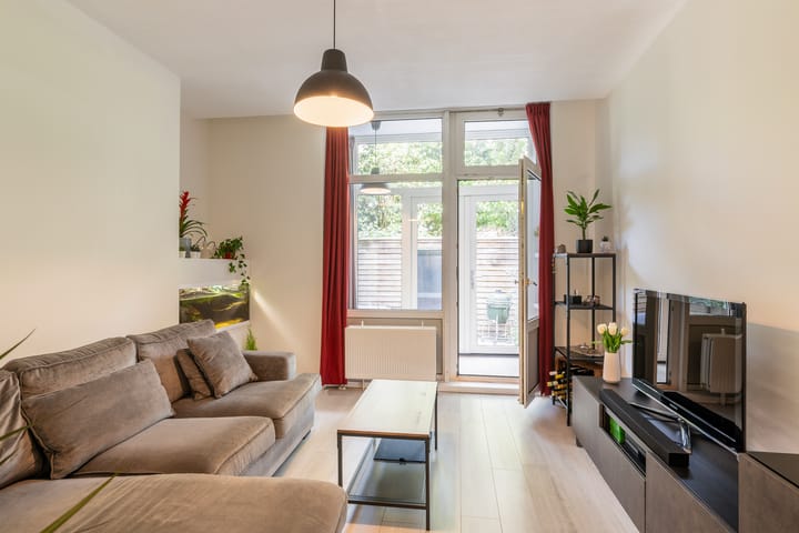 Volmarijnstraat 143A in Rotterdam foto