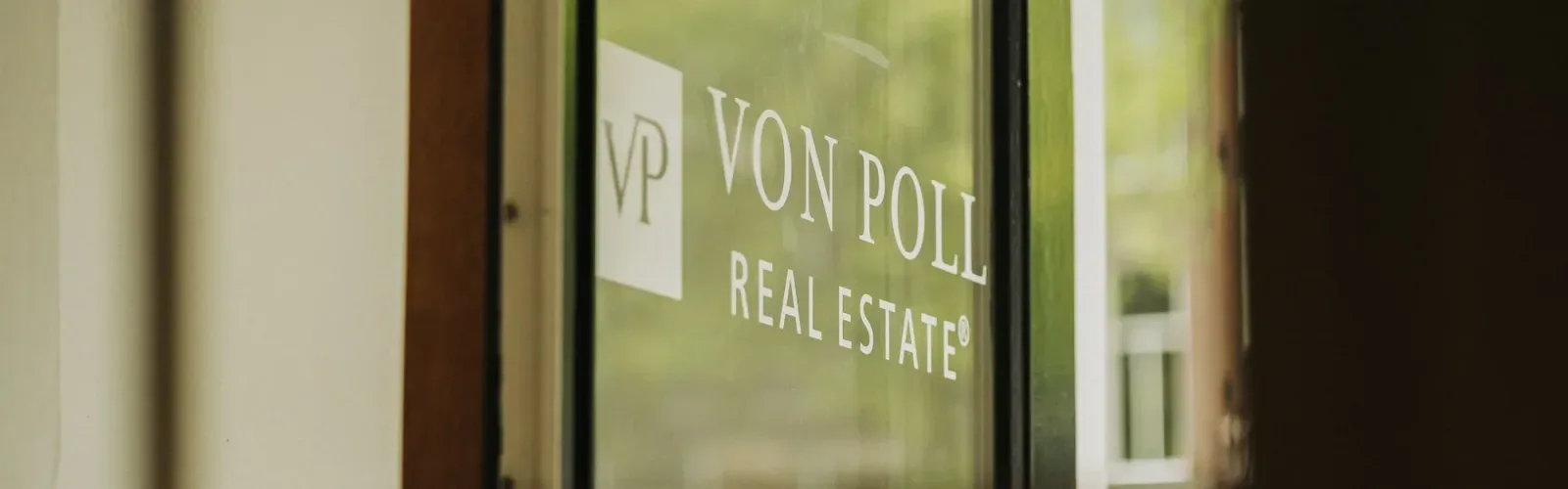 Team foto van VON POLL REAL ESTATE