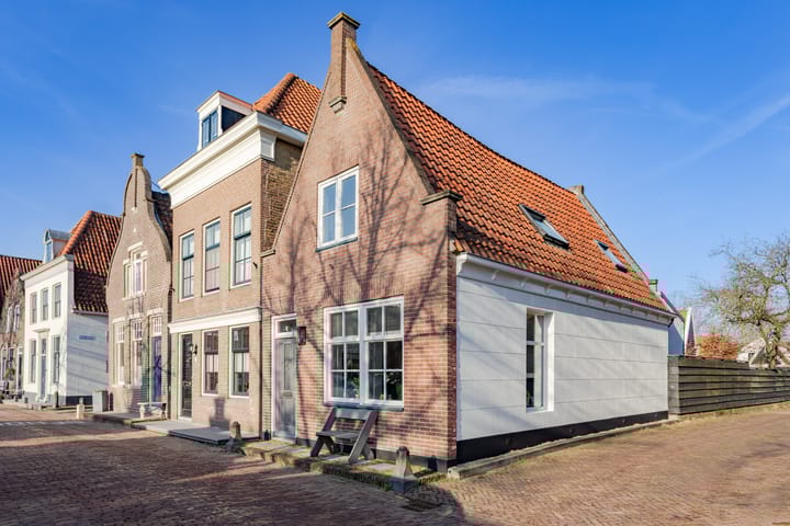 Voorhaven 132 in Edam